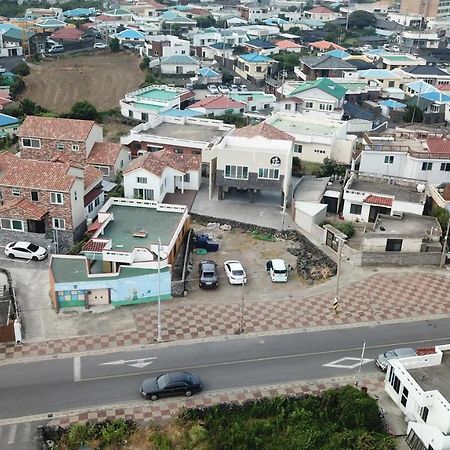 Be Road House Hotel Jeju Bagian luar foto
