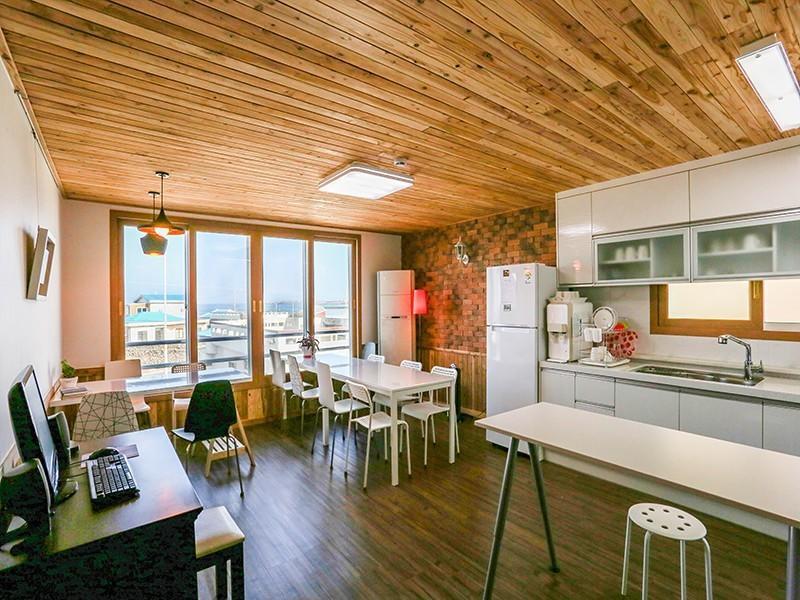 Be Road House Hotel Jeju Bagian luar foto