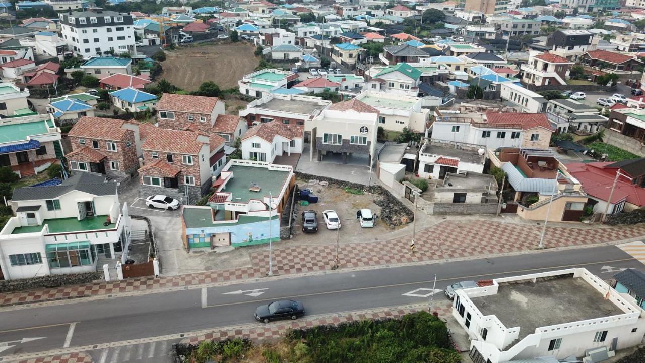 Be Road House Hotel Jeju Bagian luar foto