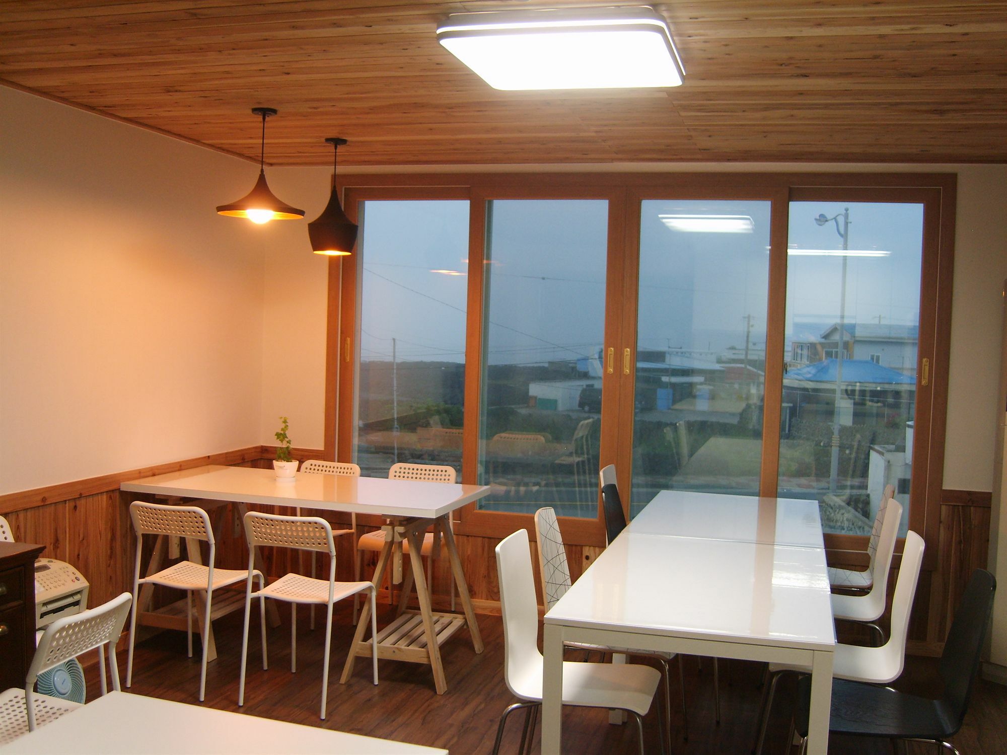 Be Road House Hotel Jeju Bagian luar foto