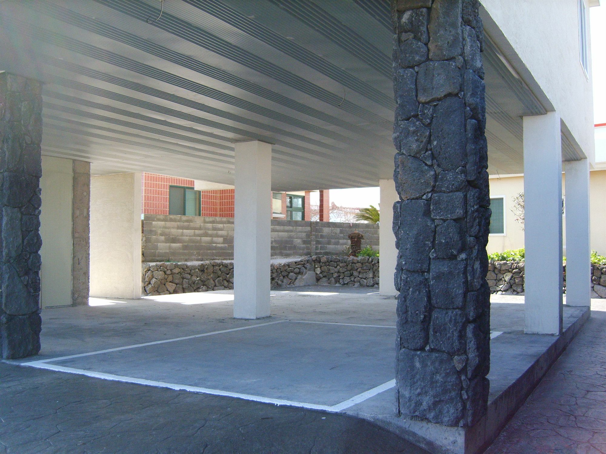 Be Road House Hotel Jeju Bagian luar foto